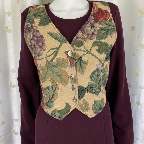 Vintages Vested Dress - Picture 10 of 12